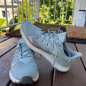 Women’s Nike blue sneakers worn a few times